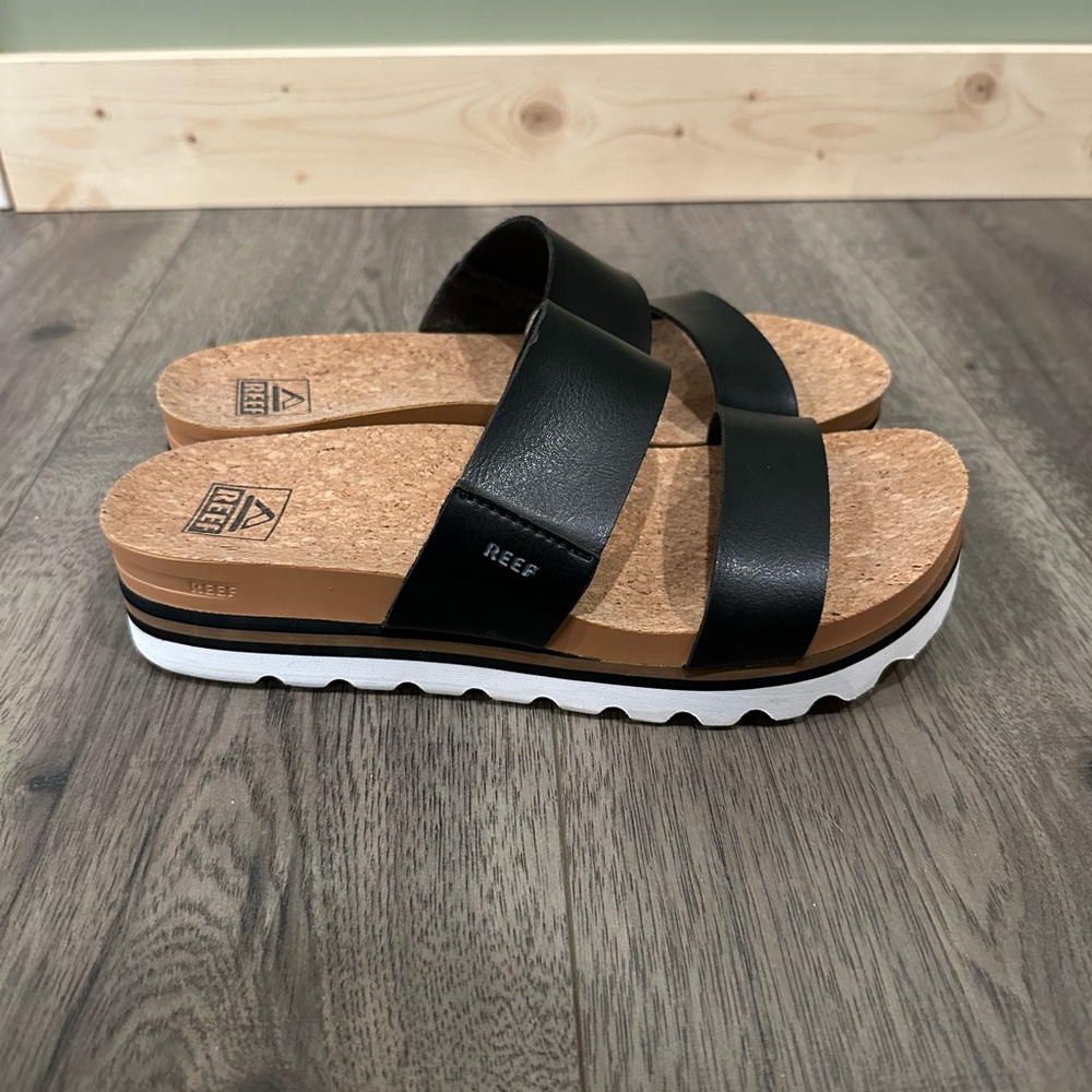 Reef Women's Black Sandals NWOT